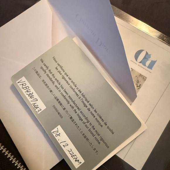 🔥Dior Patent Leather Black Key Zippy Around Long and box + authenticity card🔥 - Picture 10 of 17